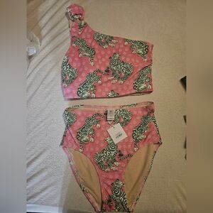 Tiger Queen One-Shoulder Crop Top And High Waisted Bottom Size Medium